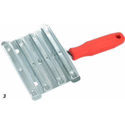 Hand-held currycomb for cattle